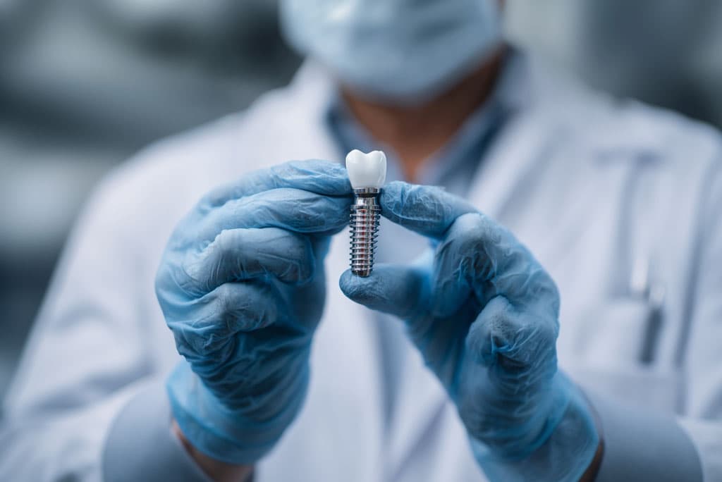 How Intraoral Scanners Improve Dental Implant Workflows